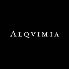 El logotipo de alqvimia es blanco sobre fondo negro.