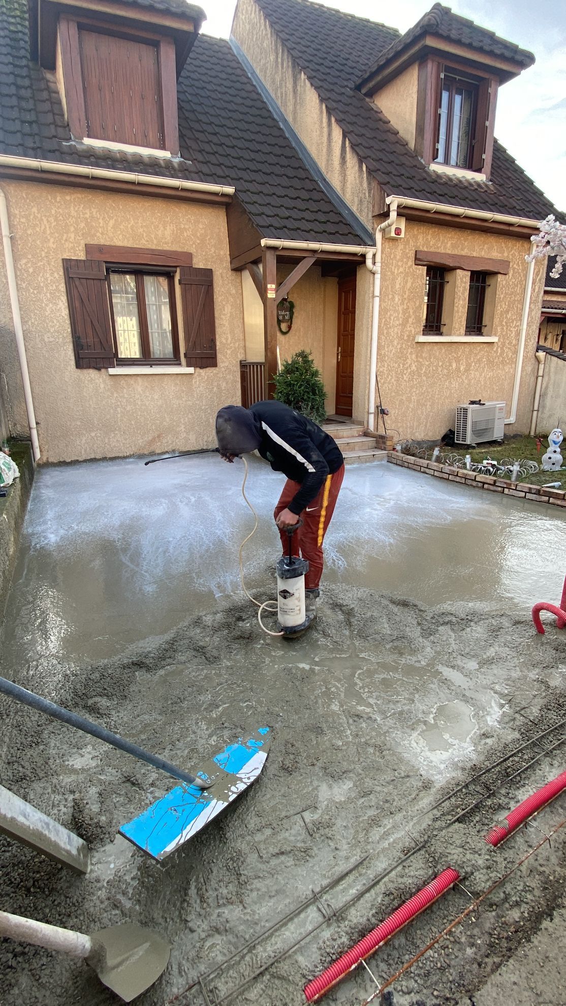 Pose de revêtement extérieur