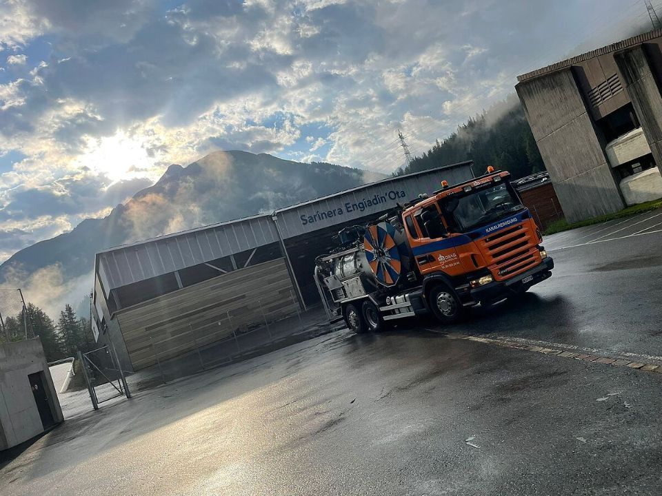 Fahrzeug der OBAG Graubünden AG