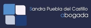 Logotipo de la abogada Sandra Puebla del Castillo. Presenta un dise&ntilde;o cuadrado azul y blanco con texto en azul y blanco.