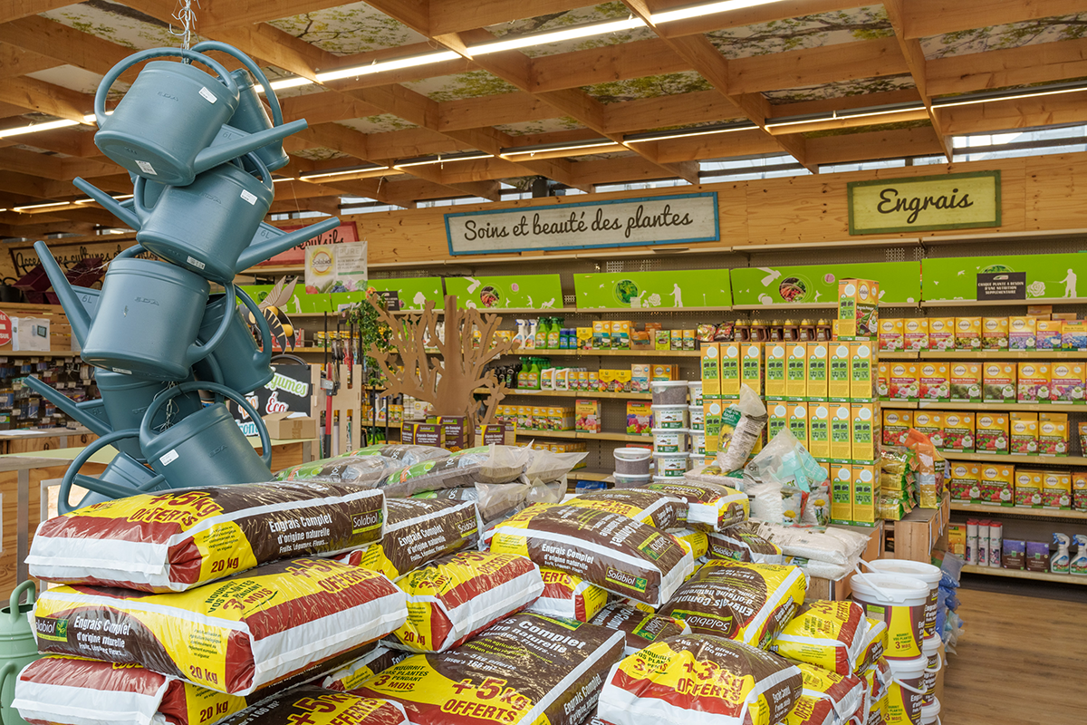 Rayon engrais et terreau du magasin