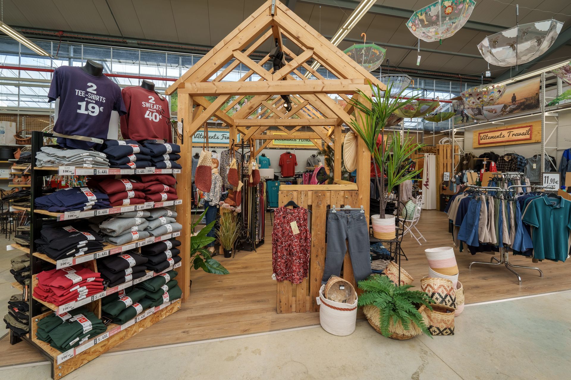 Rayon vêtement du magasin Au Comptoir du jardinier