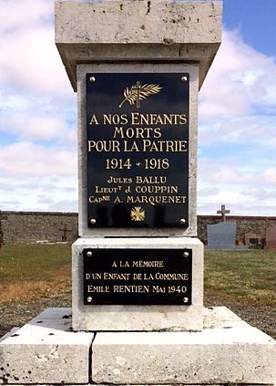 Plaque funéraire en tour noire