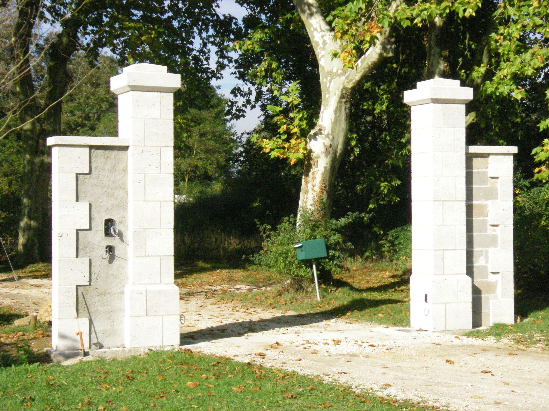 Colone d'entrée en pierre