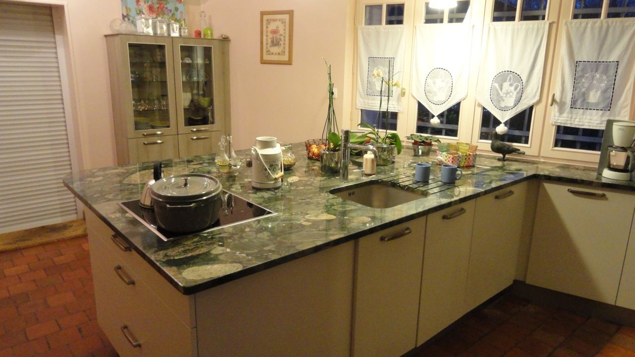 Plan de travail effet marbre noir