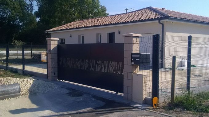 Portail moderne pour maison individuelle