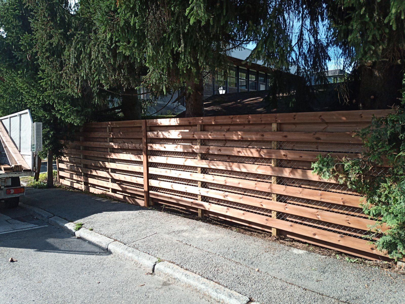 Pose de clôtures en bois