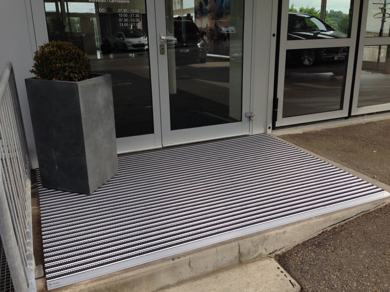 Schmutzschleusen - Bürstenmatte St. Gallen 1