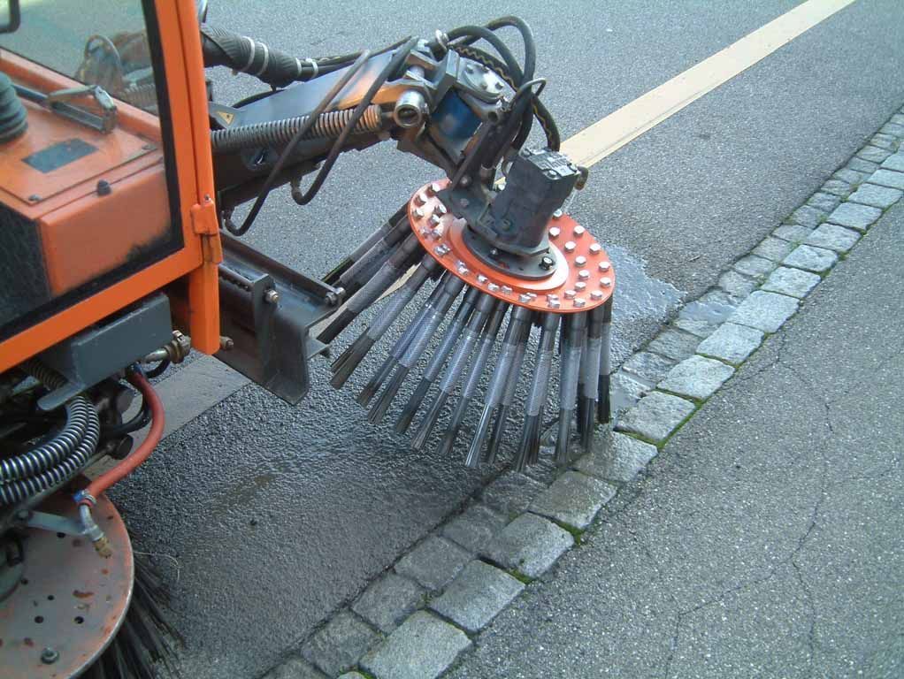 Strassenreinigung - Unkrautbesen grob 2