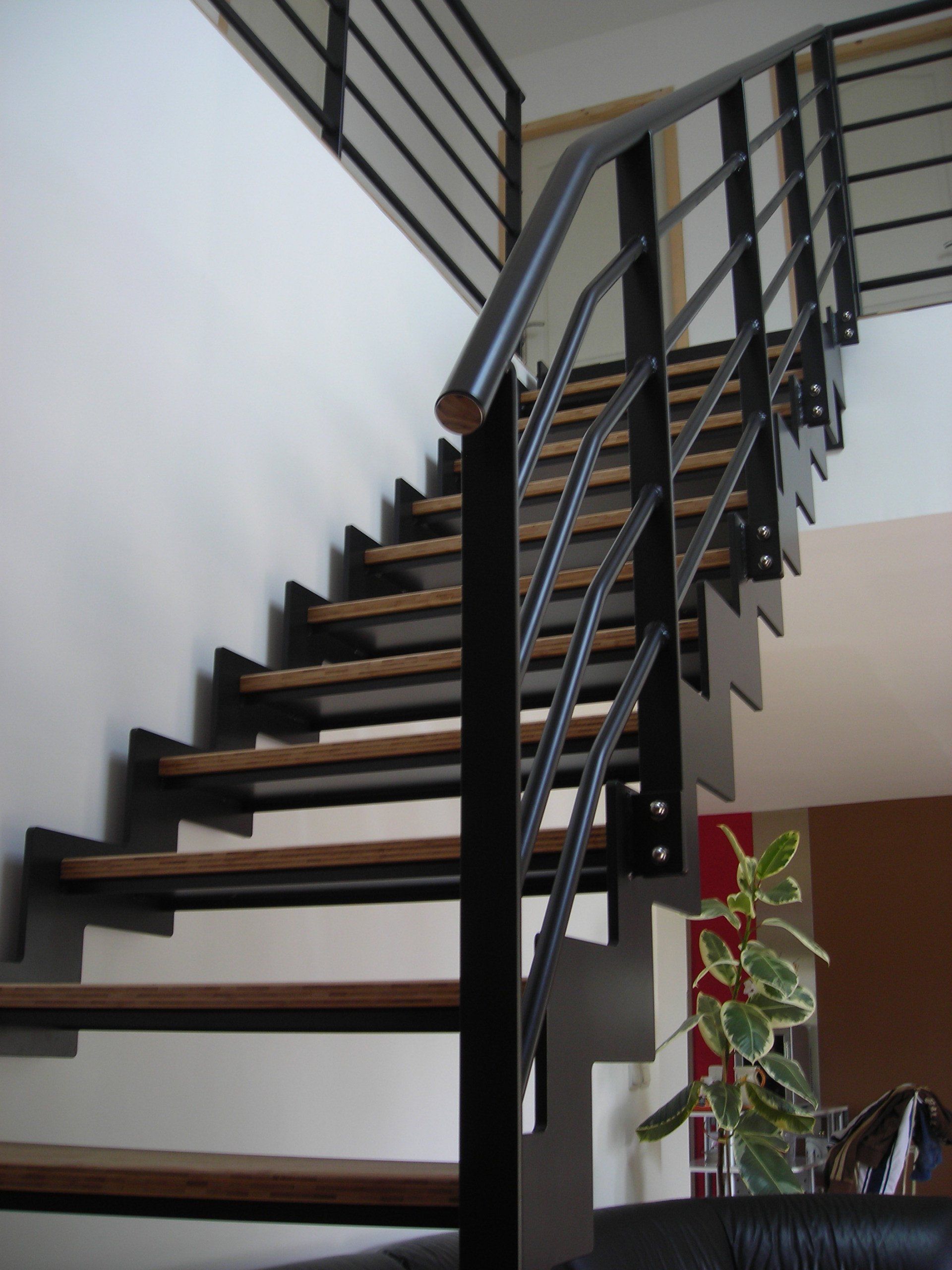 Escaliers droits fer et bois