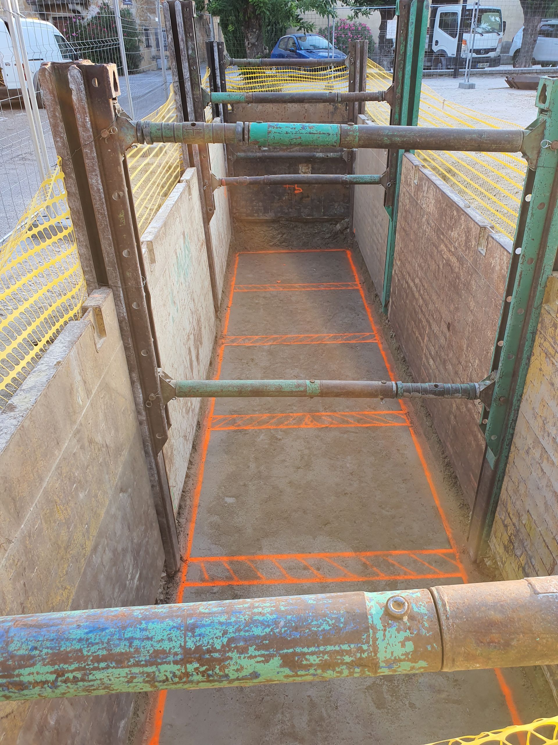 Début des travaux pour installer des poubelles publiques