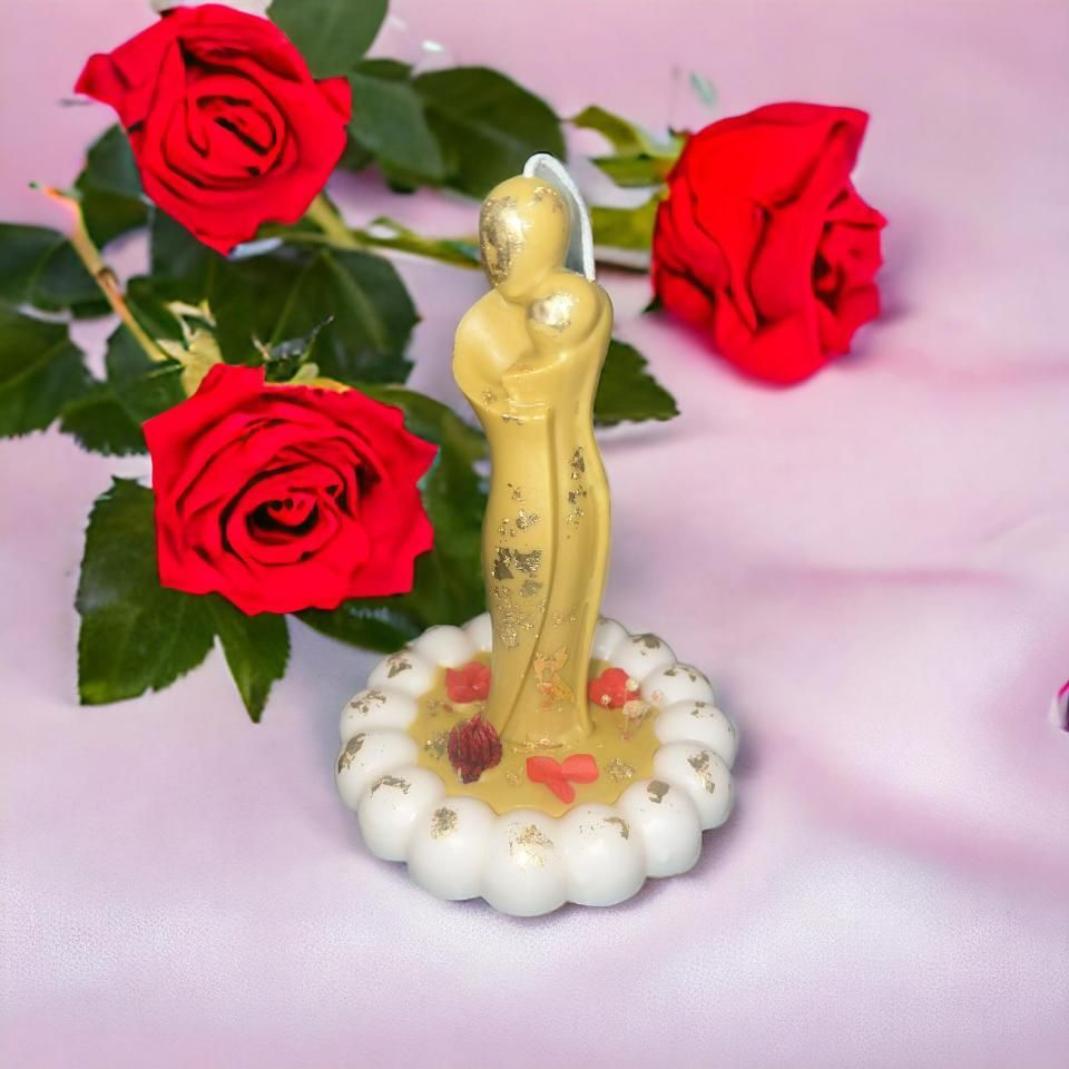 Kerze von Sarah Shop mit Frauenform