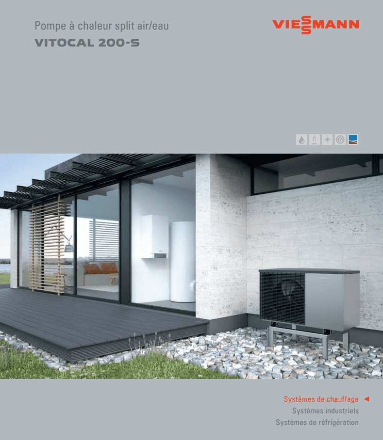 Installation d'une pompe à chaleur Viessmann Vitocal 200-S à l'extérieur d'une maison moderne avec terrasse.