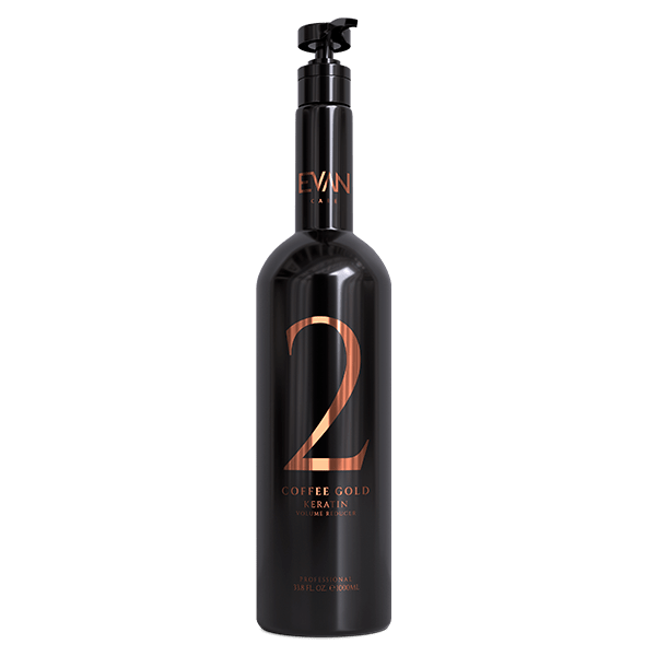 Una botella negra de loción con el número 2.