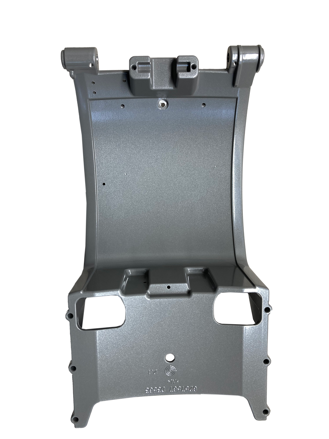 Ein grauer Plastikgegenstand mit Löchern auf einem weißen Hintergrund.