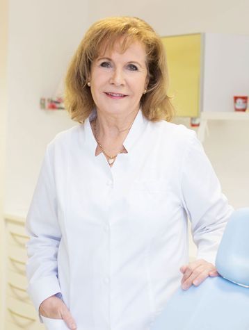 Dipl. Med. Monika Korn Fachzahnärztin für Kieferorthopädie (angestellte Ärztin) von der Kieferorthopädie Praxis Münchberg