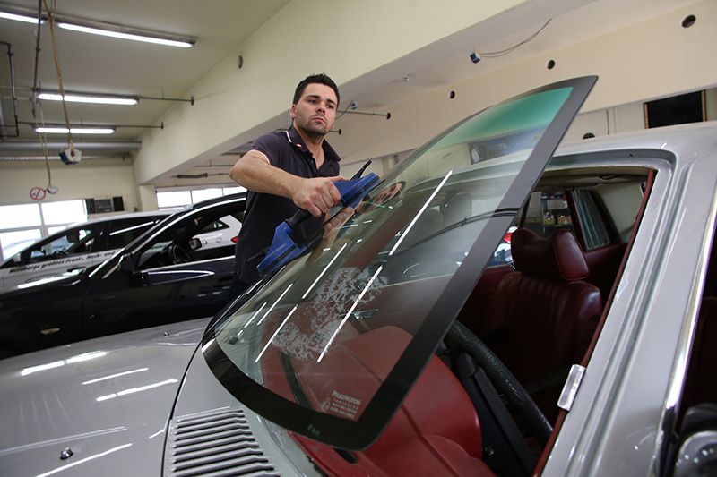 Autoglas Service Weiß