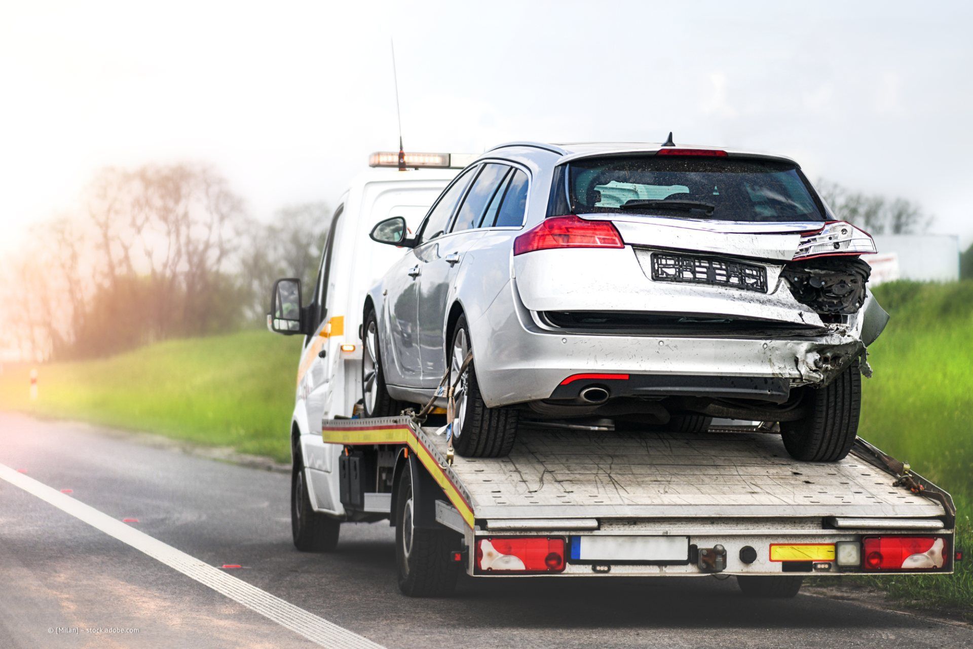 Unfallwagen wird abgeschleppt