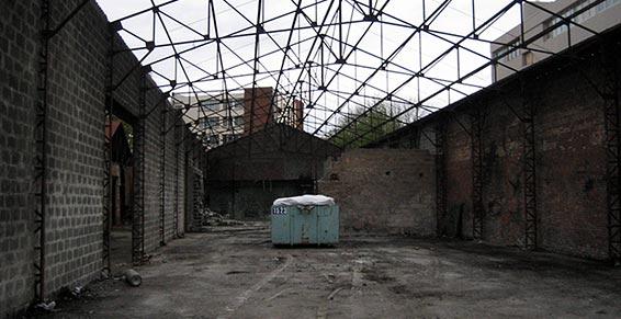 Démolition de hangards