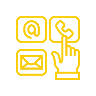 Una mano apunta a un teléfono, un correo electrónico y un código QR.
