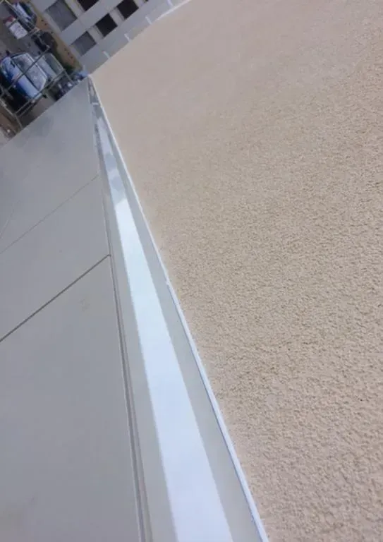 Pose baguettes de finition