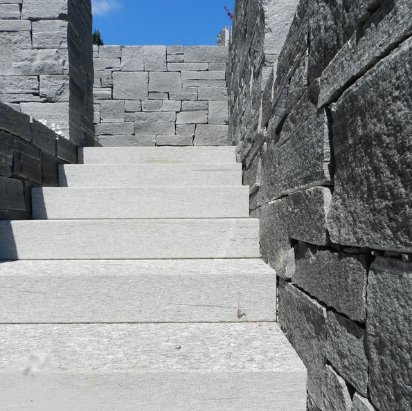 Natursteinmauer - Vetsch Gärten AG