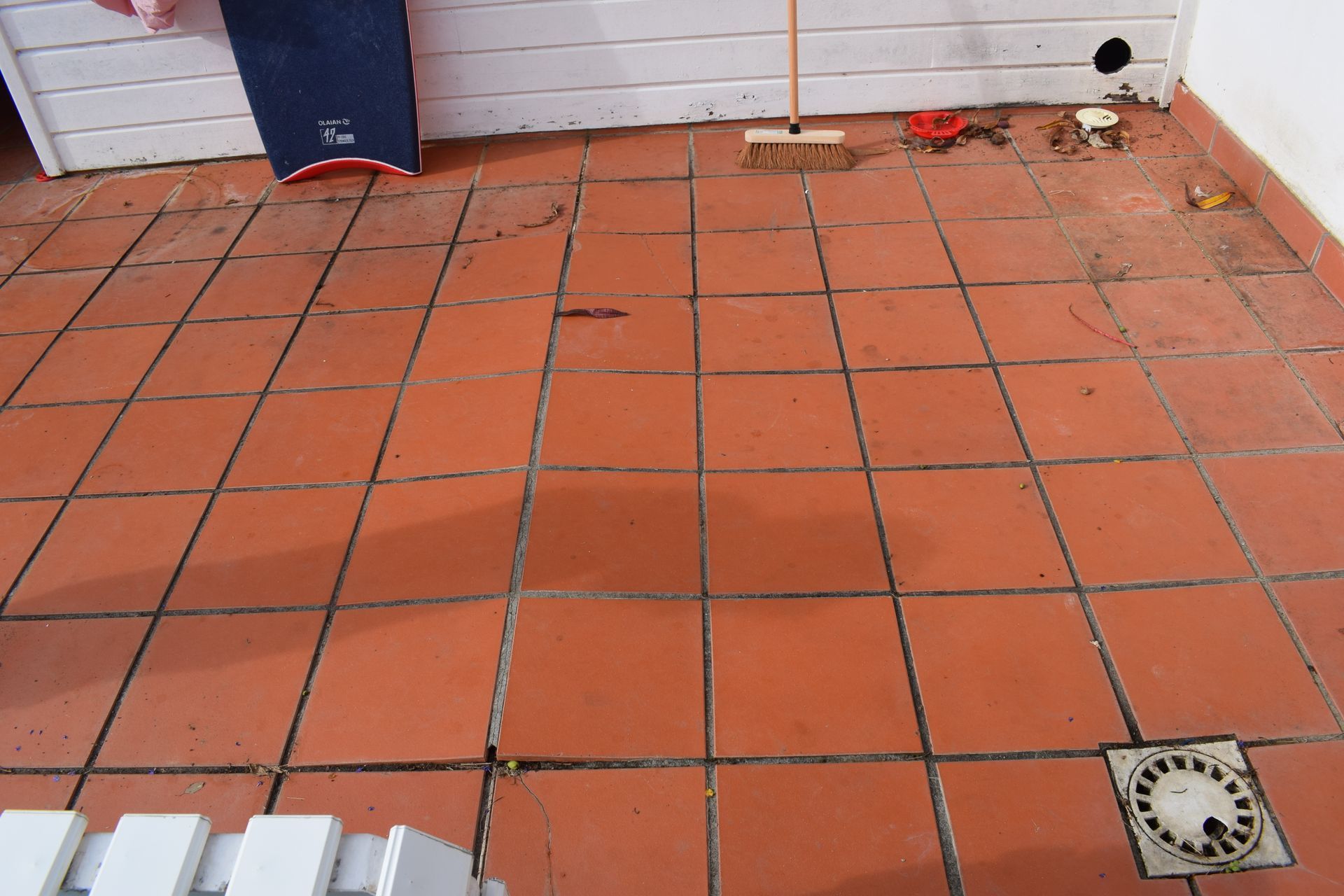 Carrelage de sol qui gondole