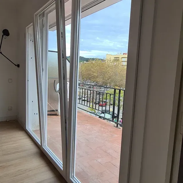 Desde una habitación se abren