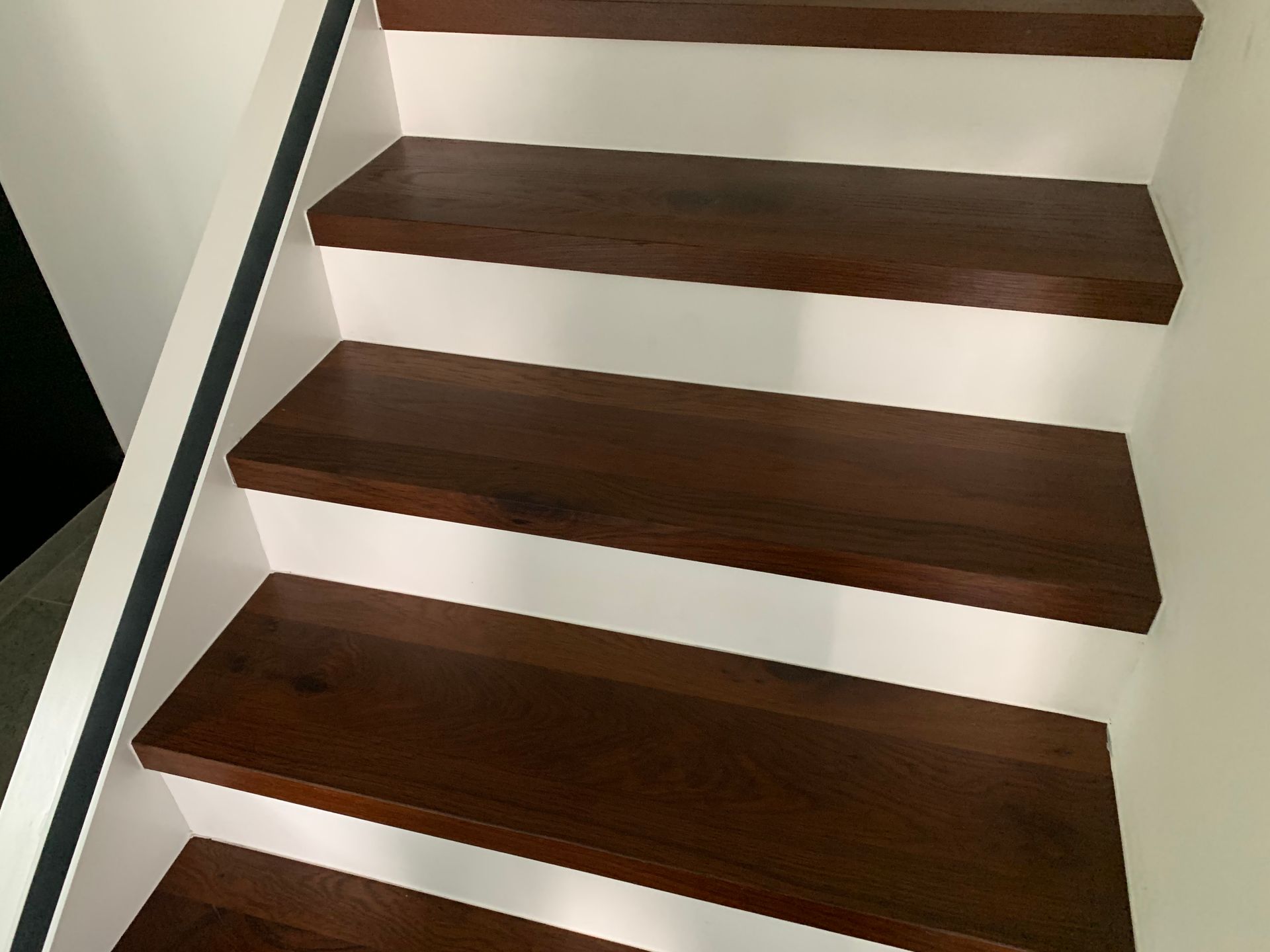 Treppenstufen mit Parkett von Parkettboden Oberi