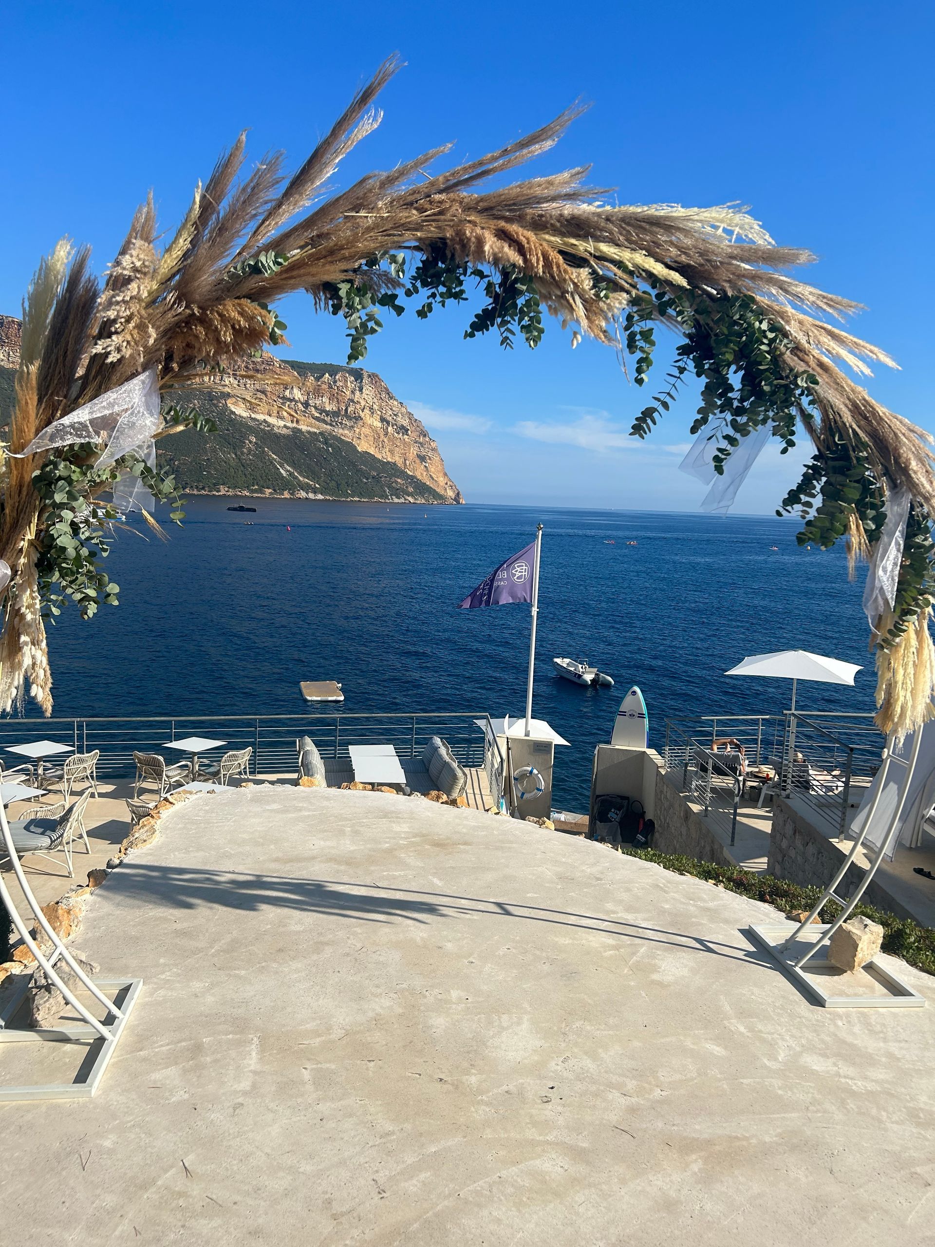 Arche de fleurs pour décoration d'évènement