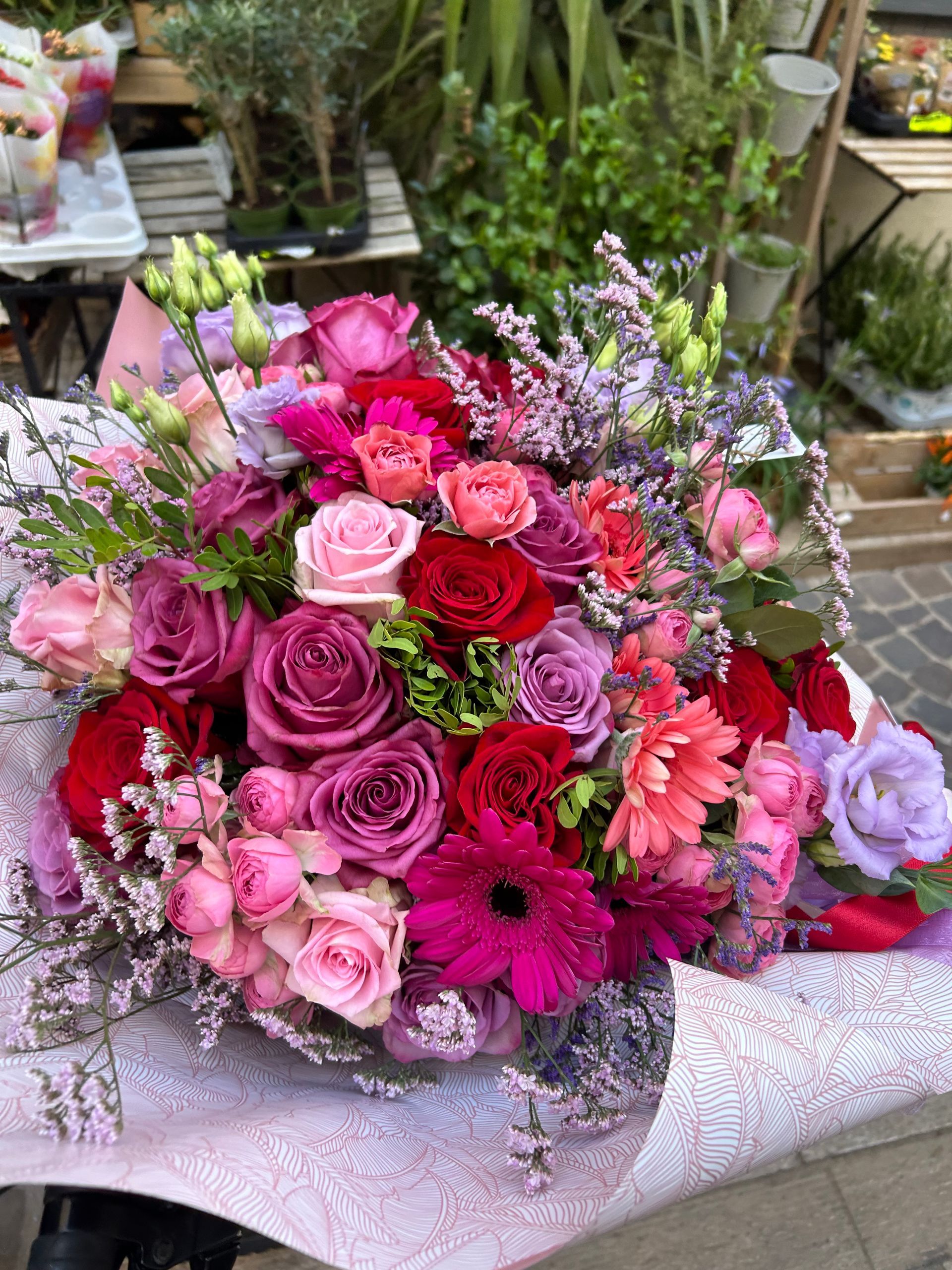 Bouquet de roses rouges et roses