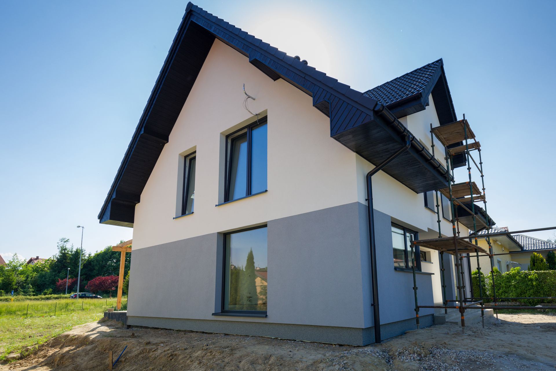 Maison neuve avec deux couleurs de façade différentes