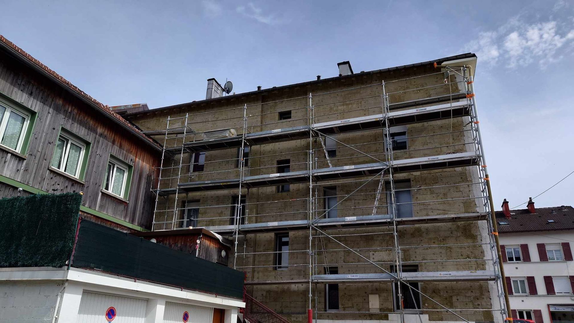 Échaffaudage sur un bâtiment