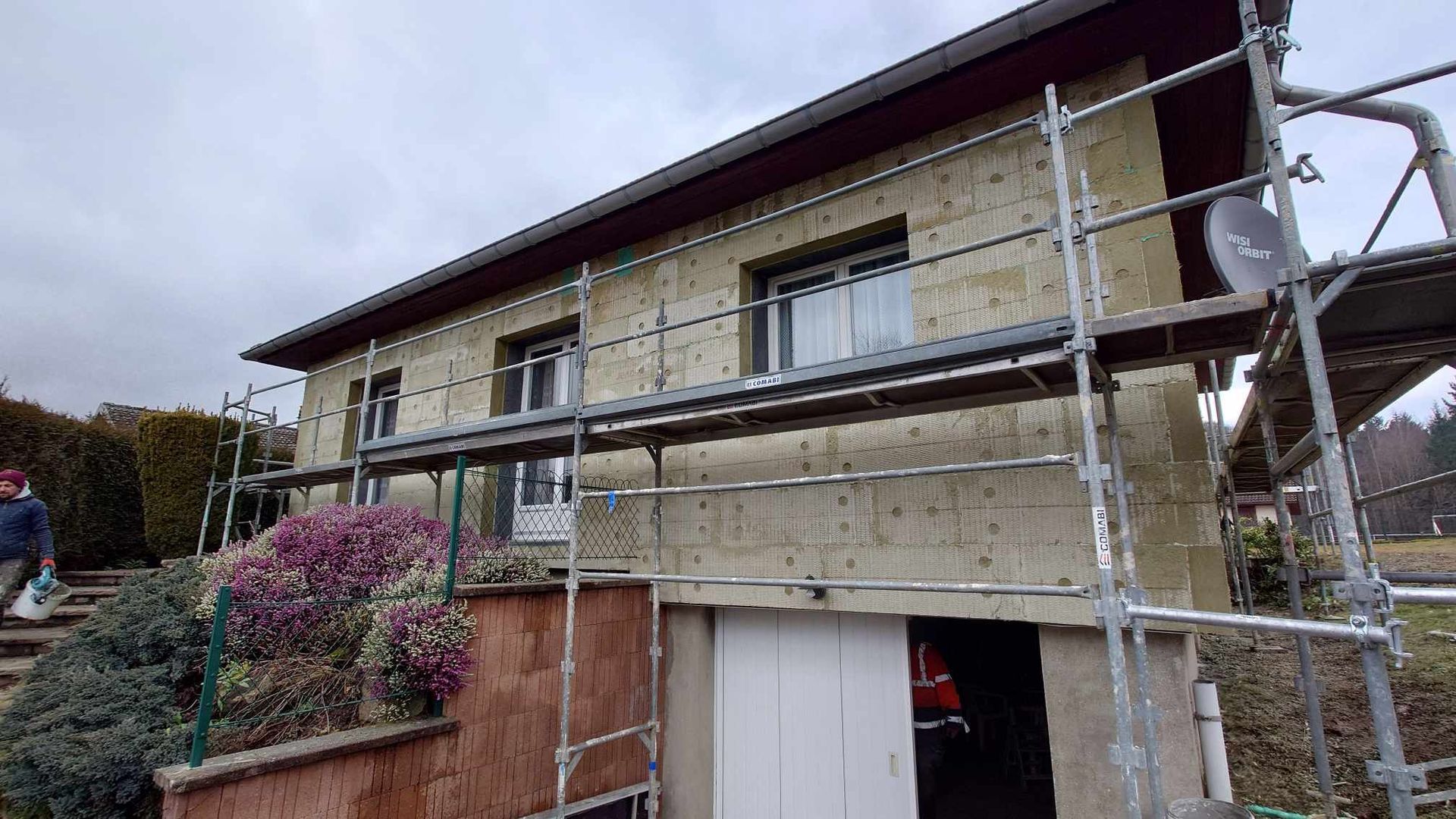 Maison durant les travaux d'isolation