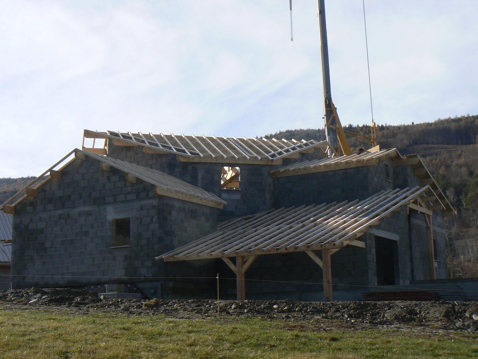 Une toiture en construction