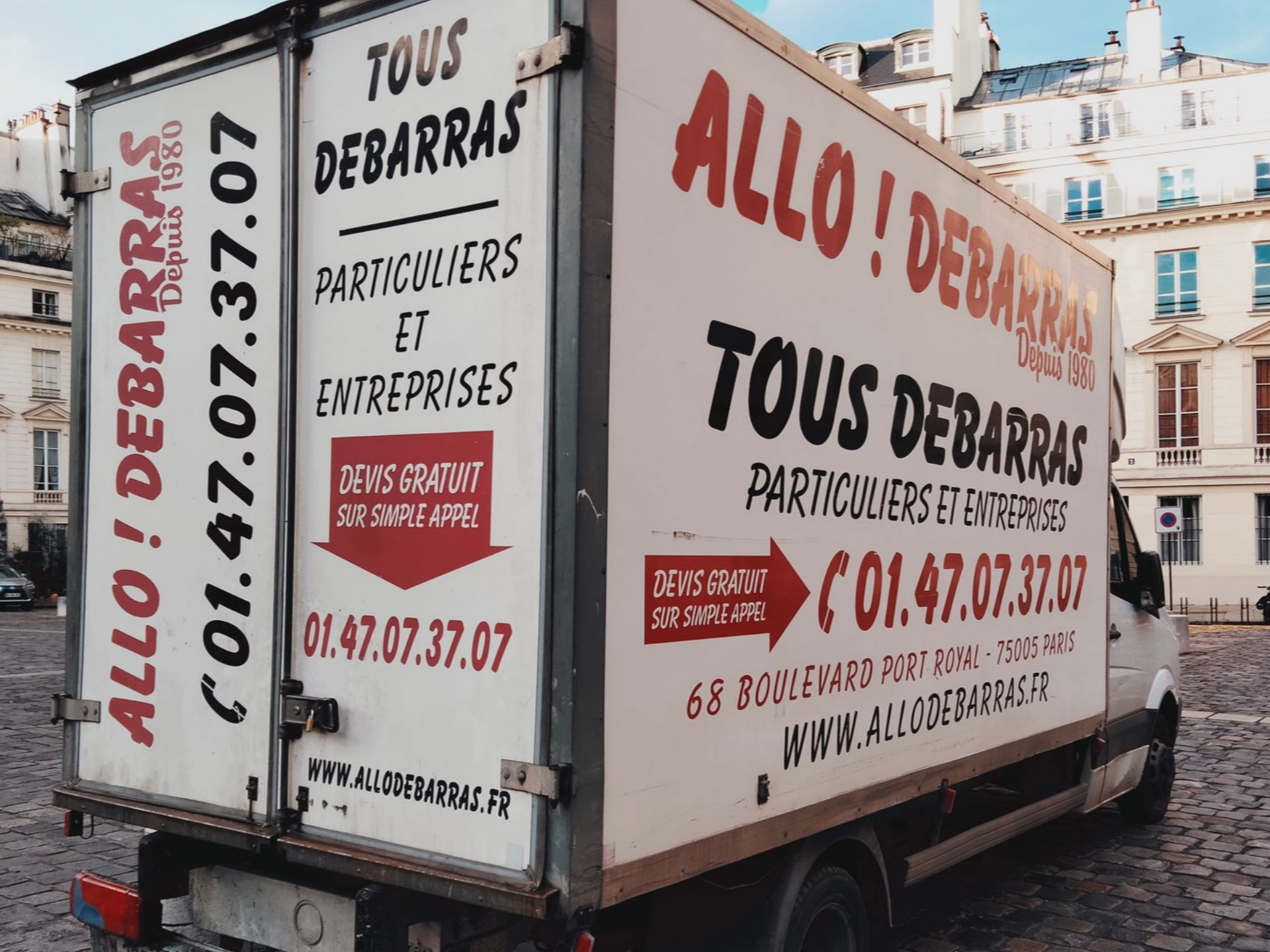 Arrière de notre véhicule professionnel