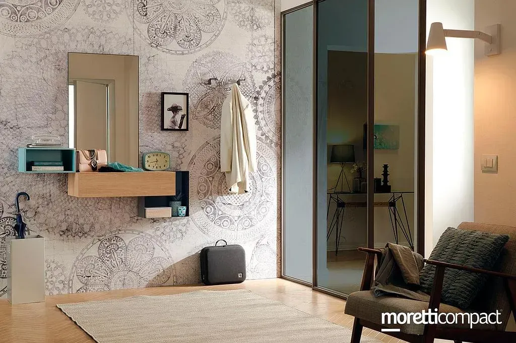 Agencement d'une entrée avec des meubles de la marque Moretti Compact modèle lv208