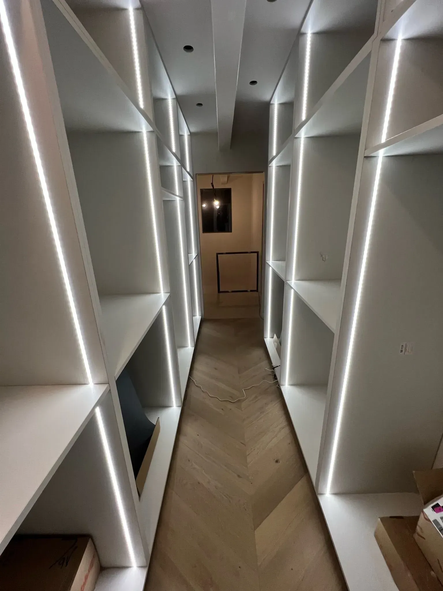 Dressing en longueur avec éclairage Led