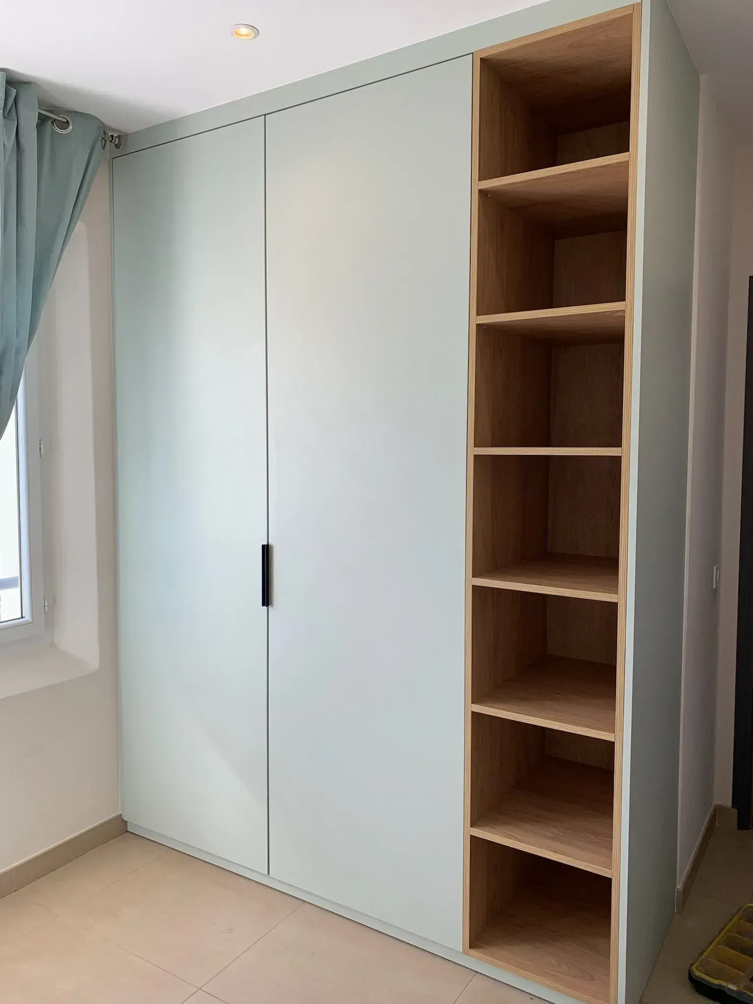 Dressing dans une chambre