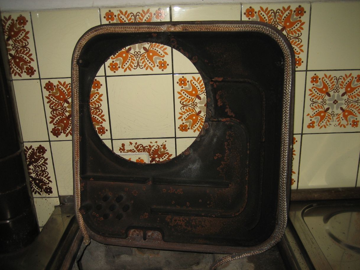 componente di vecchia stufa con sostanza nociva - Econs SA