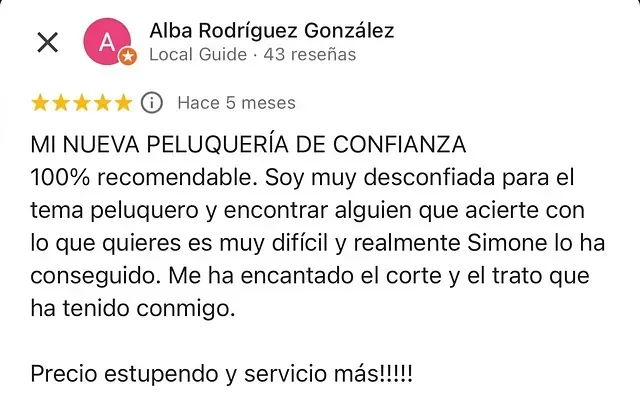 Una reseña de Alba Rodríguez González está escrita en español.