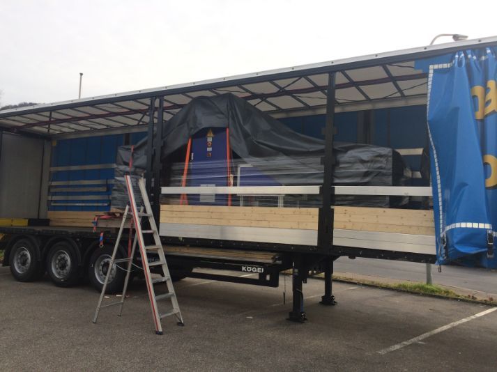 beladener Sattelträger