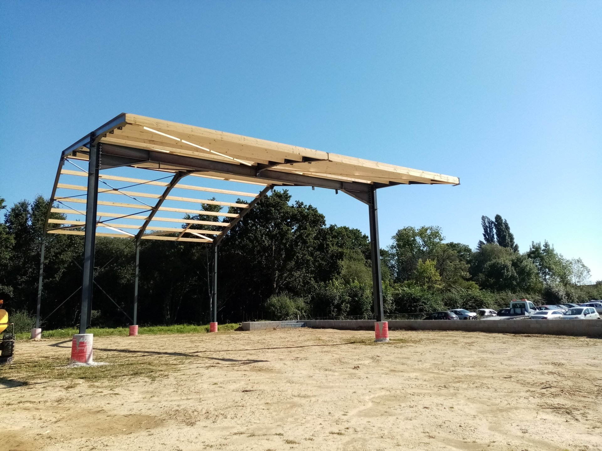 Charpente à nue sur une ossature métallique