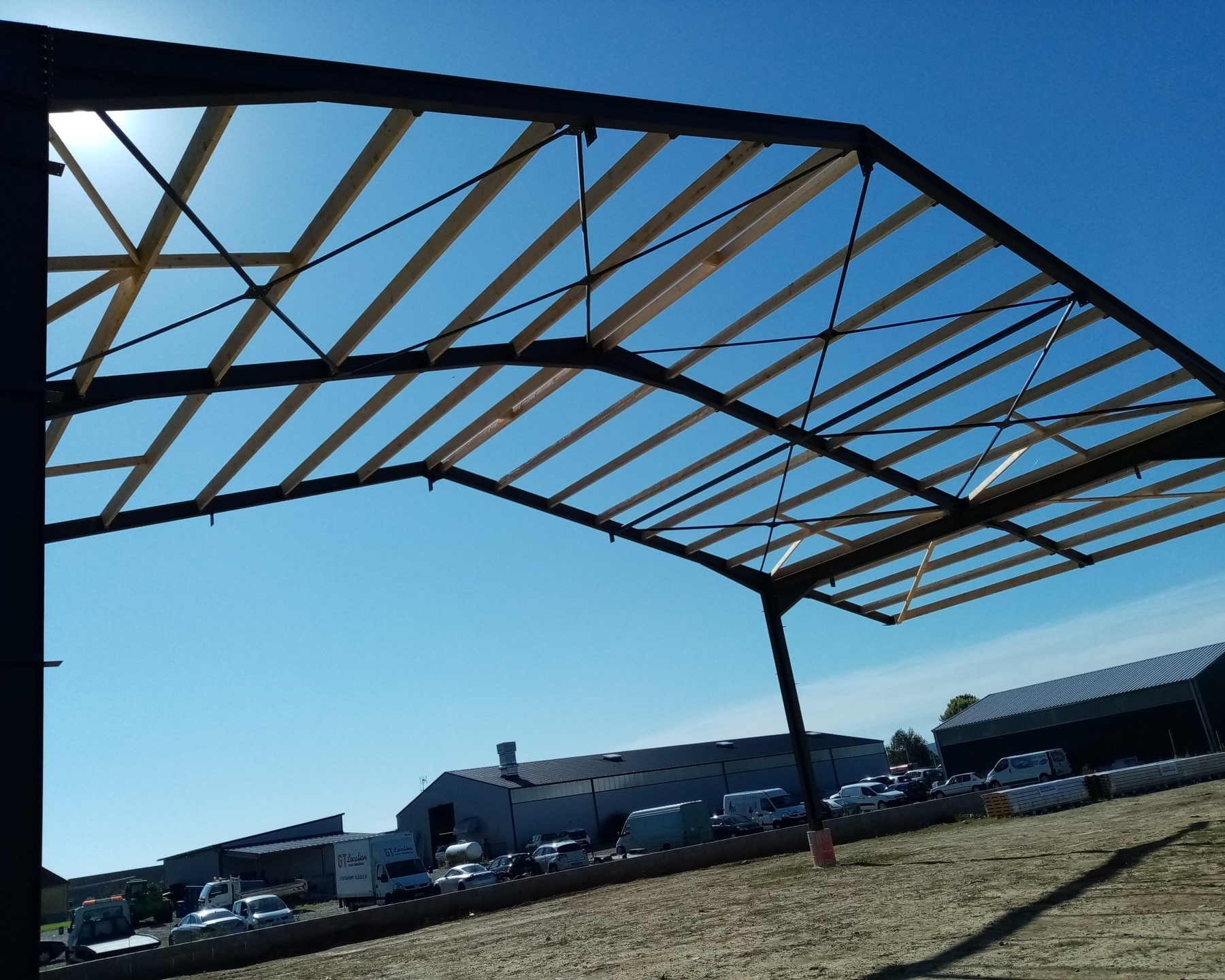 Charpente fermette sur structure métallique