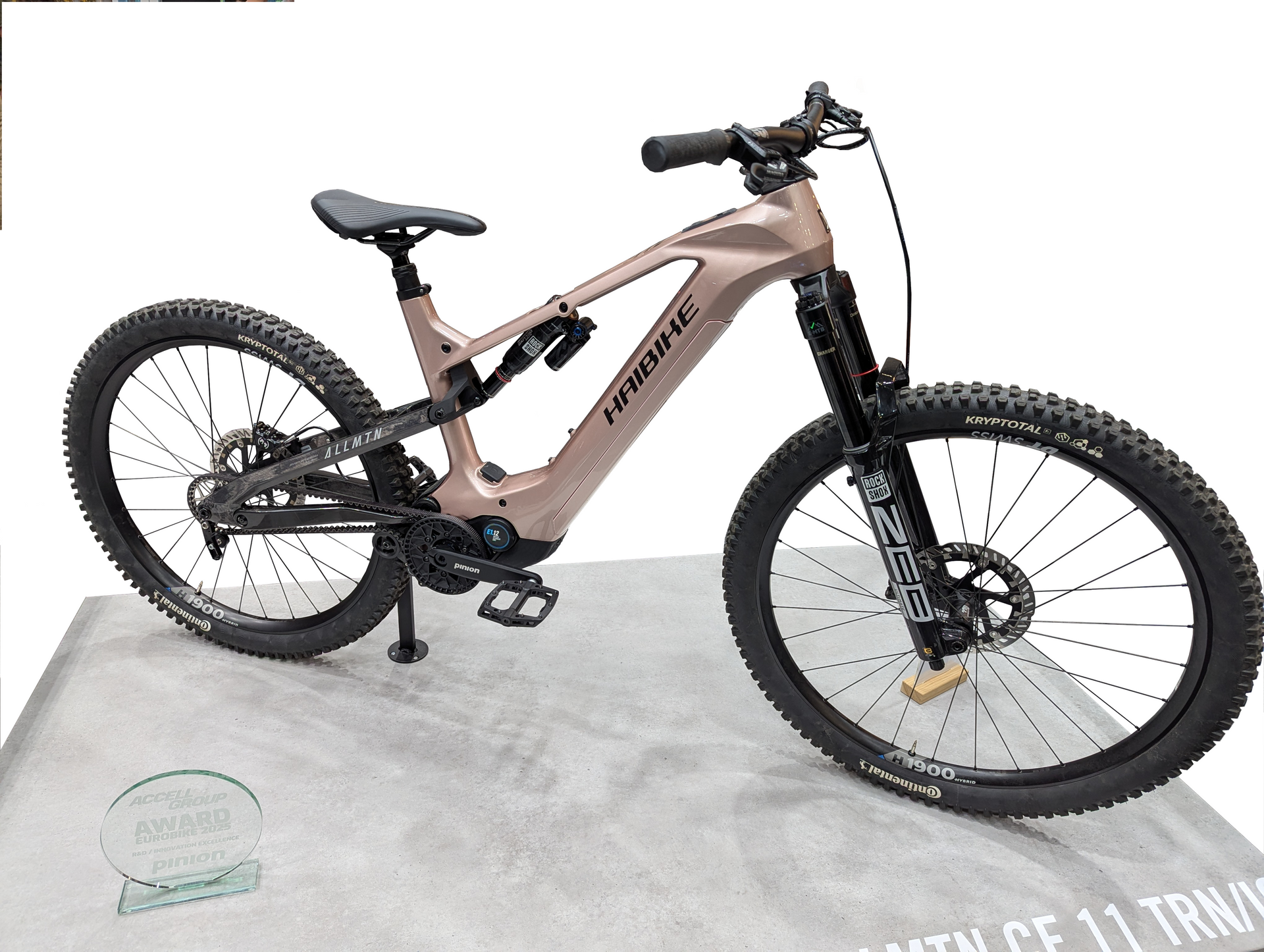Picture of an E-MTB with full suspension and Pinion drive unit