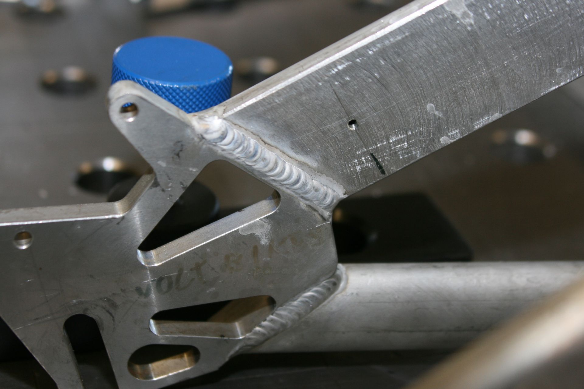 Picture of an raw finish Aluminium bicycle frame rear drop out