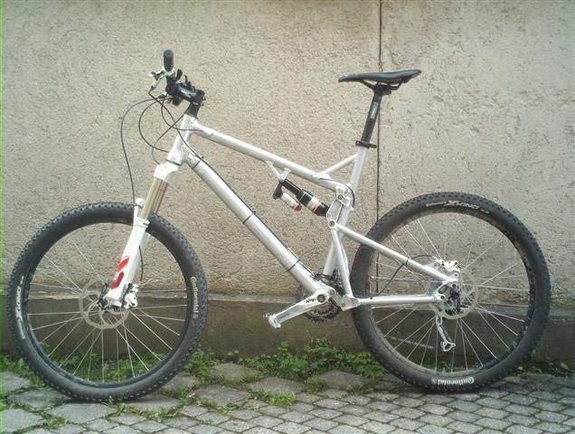 Picture of a Prototype Mountainbike Virtual Pivot Point