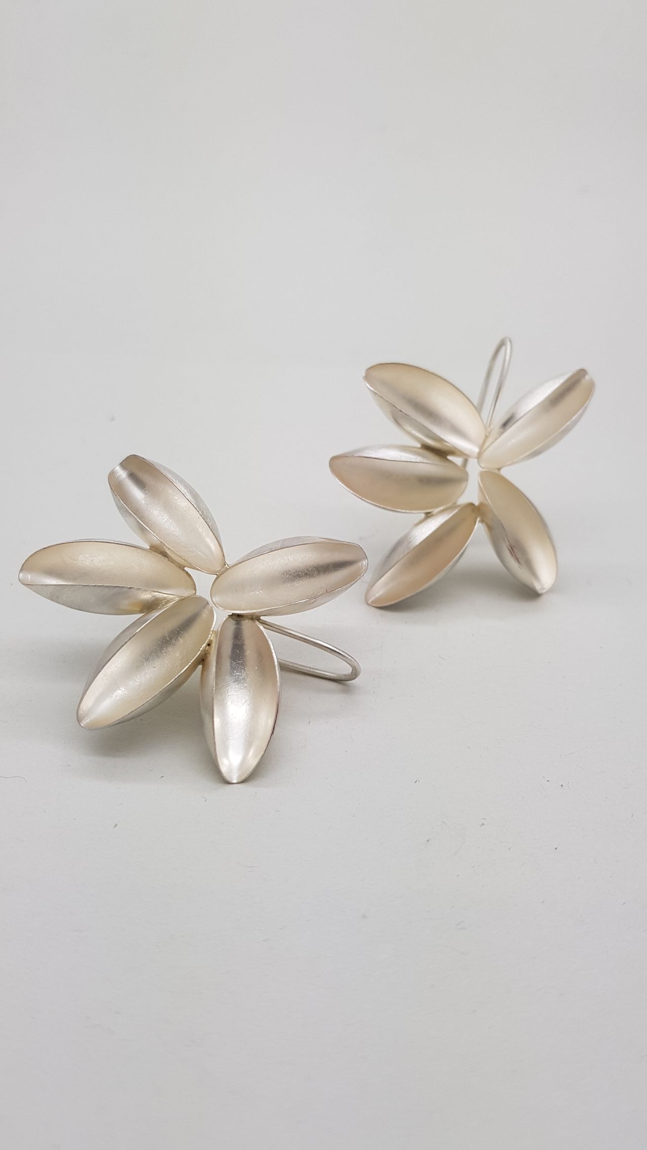 Ulrich Schmuckwerkstatt, Ohrringe mit Perlendetails