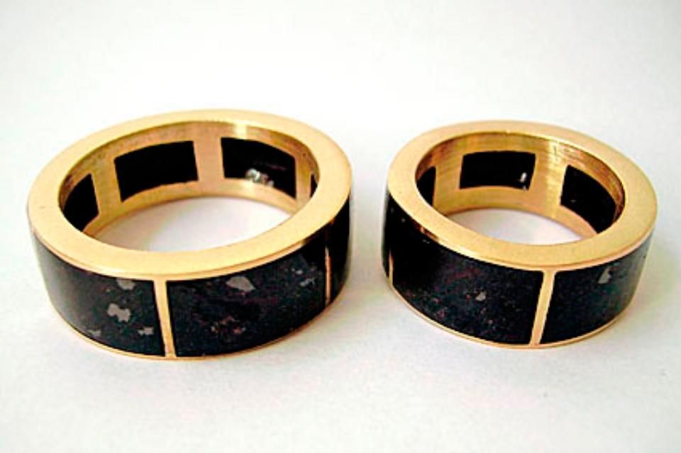 Ulrich Schmuckwerkstatt, Trauringe in Schwarz und Gold