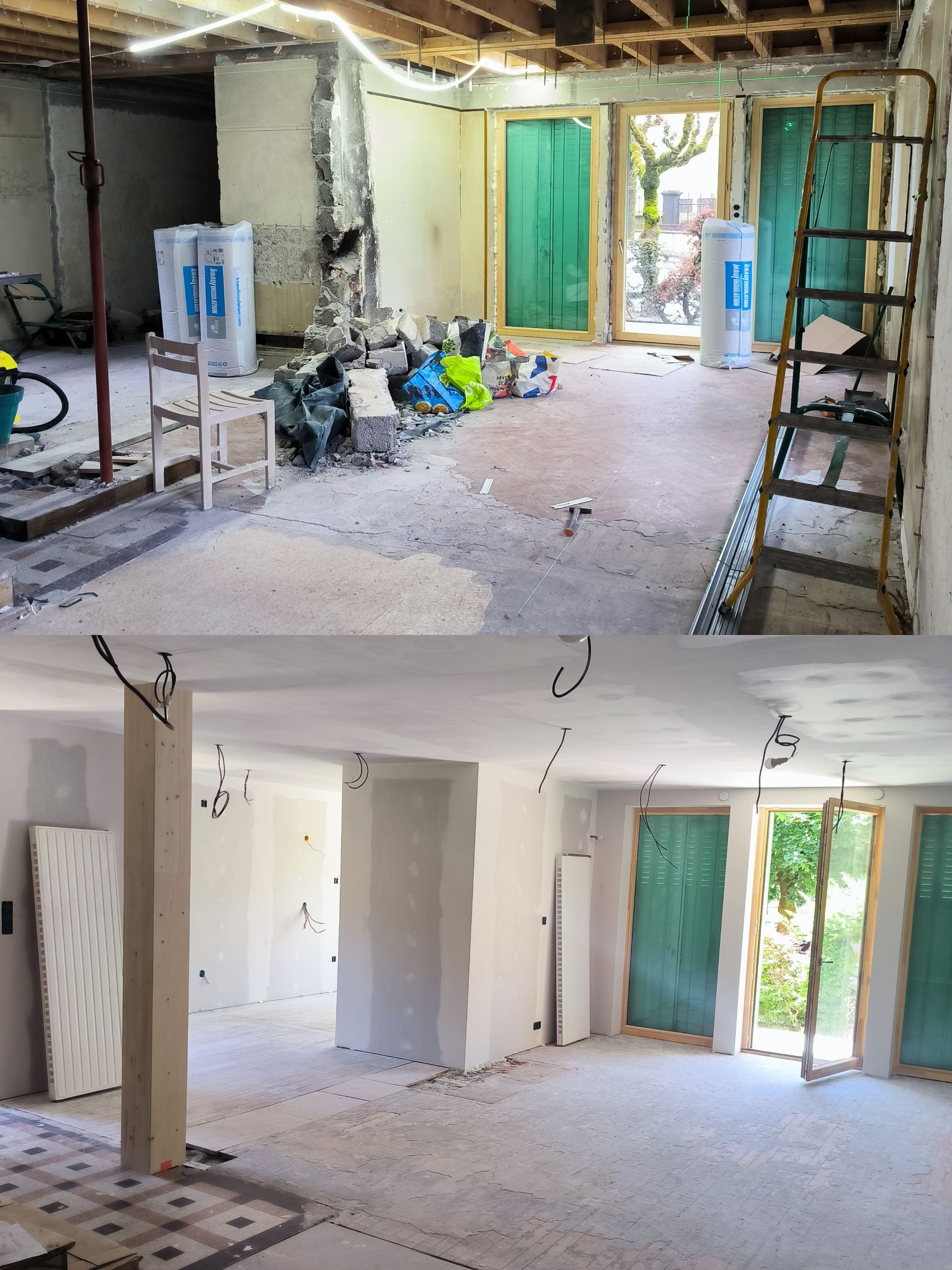 Rénovation d'une pièce vide avec plafond apparent, débris et portes vertes donnant sur l'extérieur